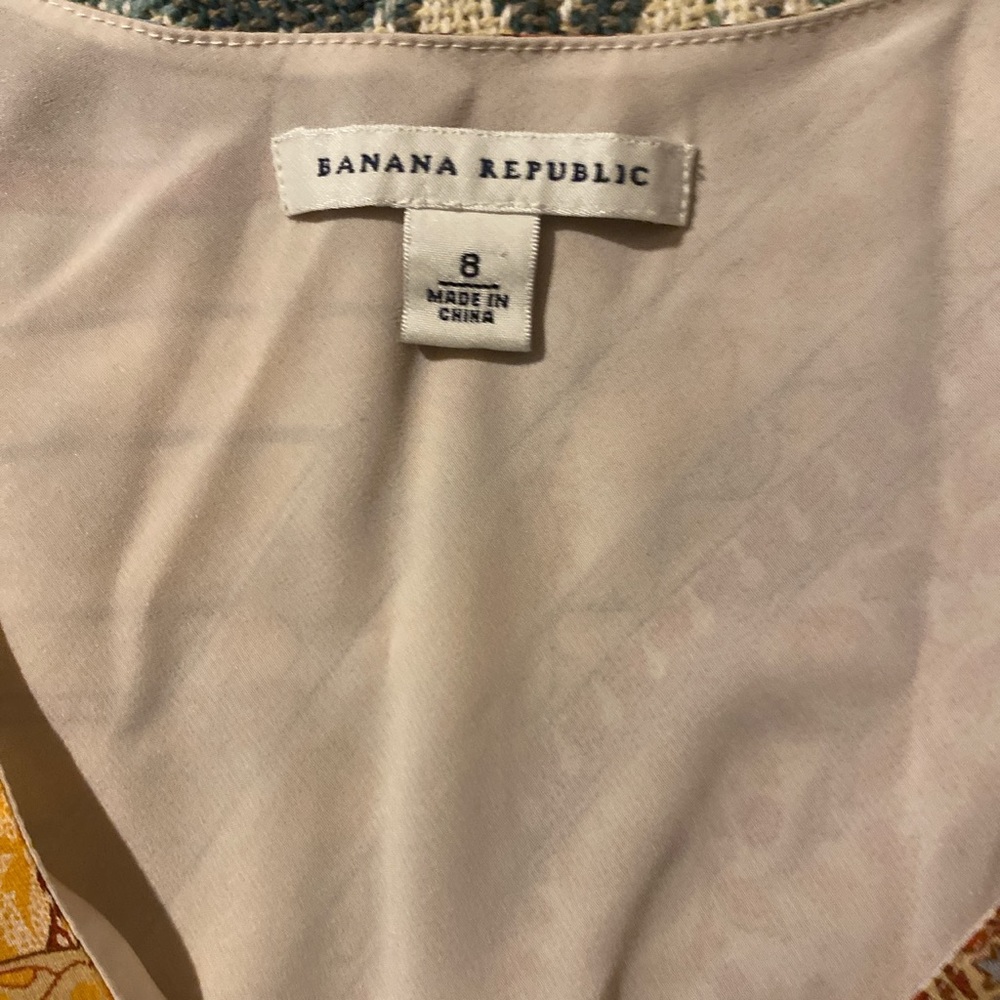 Banana Republic deep V-neck Top - Picture 4 of 4